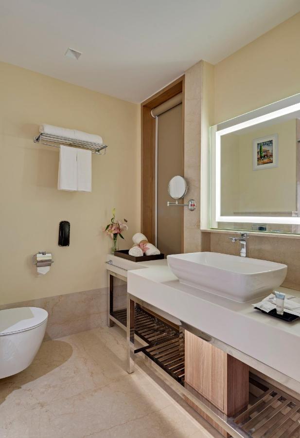 O By Tamara, Trivandrum 特里凡得琅 外观 照片 Bathroom